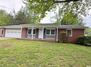 210 S Glenview Dr, Carbondale, IL 62901