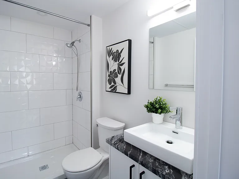 994 Bronson Ave #PRIVATE ROOM WITH PR — Photo 8