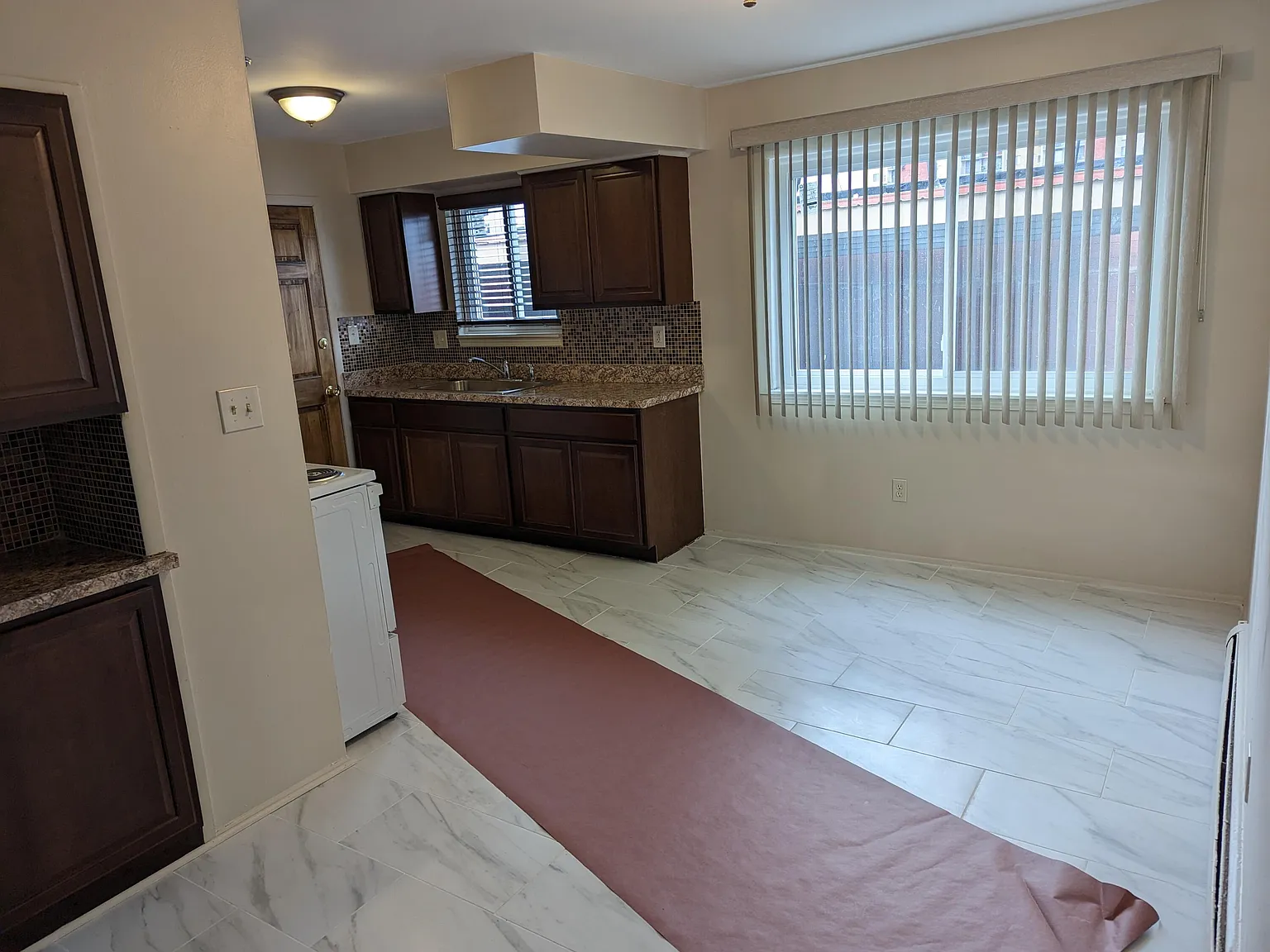 2 bed, 1.0 bath, 750 sqft, $1,200 — Photo 3