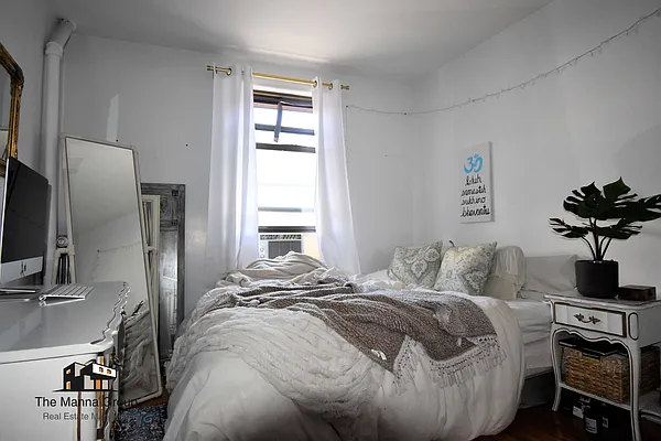 Rented by Bold New York | media 33