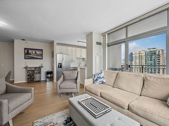 2nd image of 600 N Dearborn St APT 1611