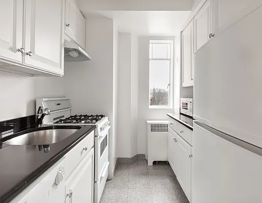 Rented by Central Park South Associates | media 16