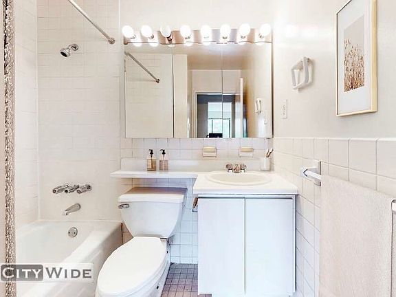 5th image of 207 E 30th St APT 4F