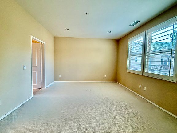 5th image of 2903 W Edinger Ave