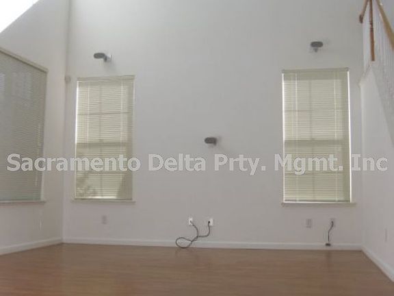 2nd image of 190 Rockmont Cir