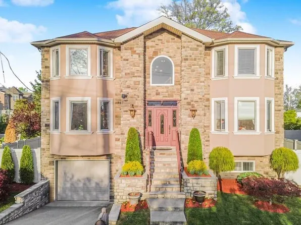 7 Stalie Ct, Staten Island, NY 10309