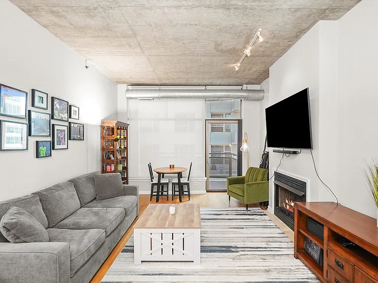 125 E 13th St #515 — Photo 7