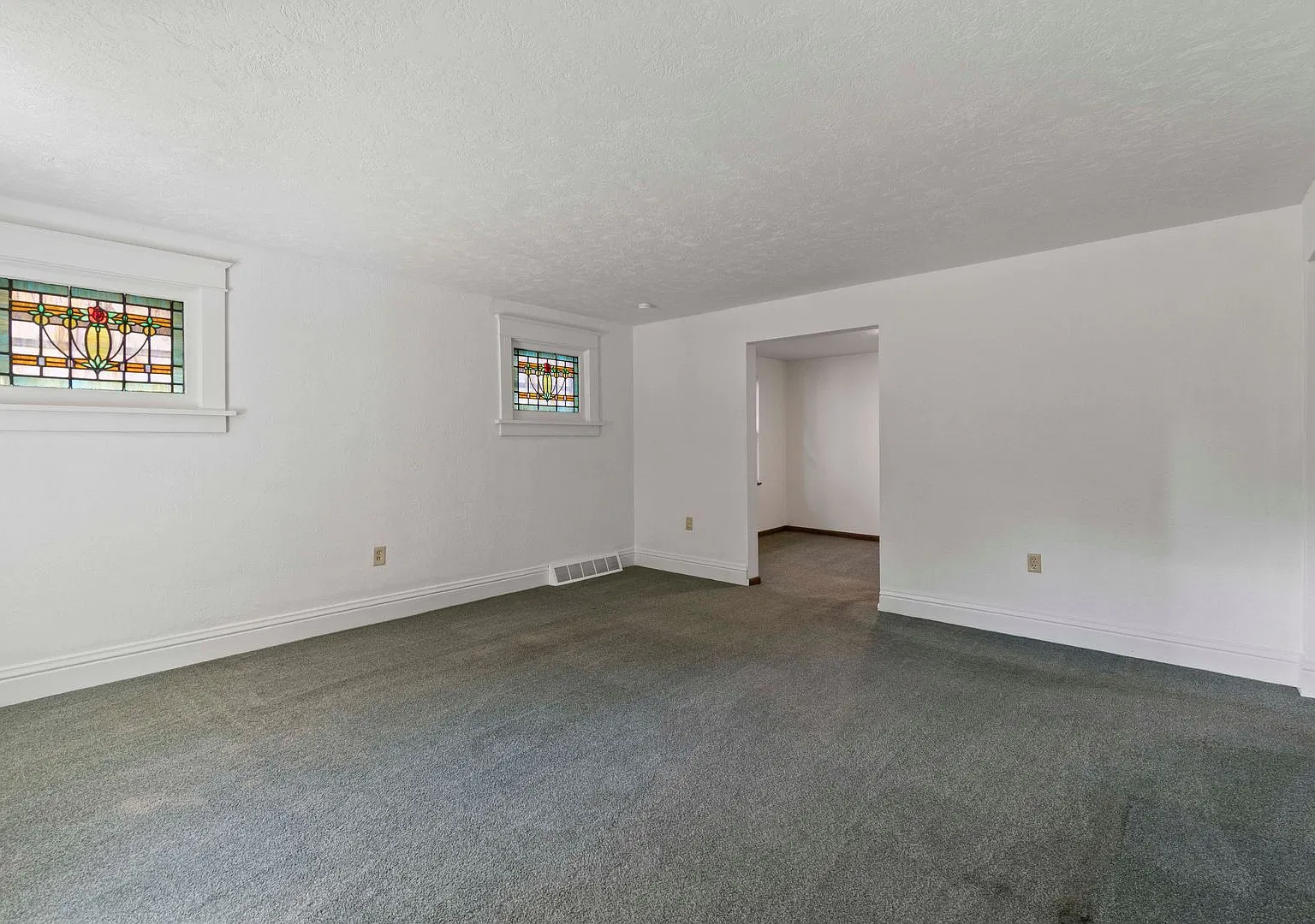 Move in TODAY! Check out this updated 2-bedroom in Carrick! — Photo 4