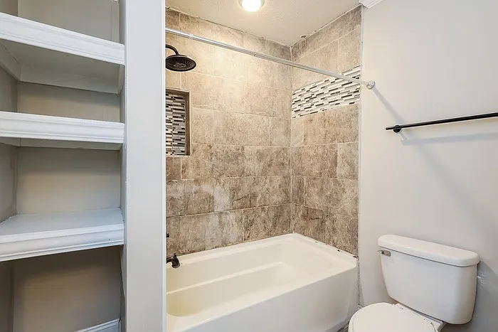 413 Shenandoah Rd N — Photo 10