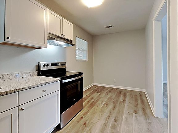 3rd image of 5825 Aton Ave