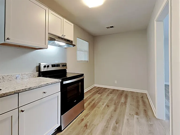 5825 Aton Ave — Photo 3