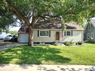 517 E 3rd St, Miller, SD 57362