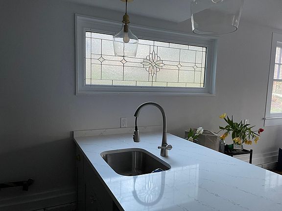 4th image of 51 Bowden Ln #1