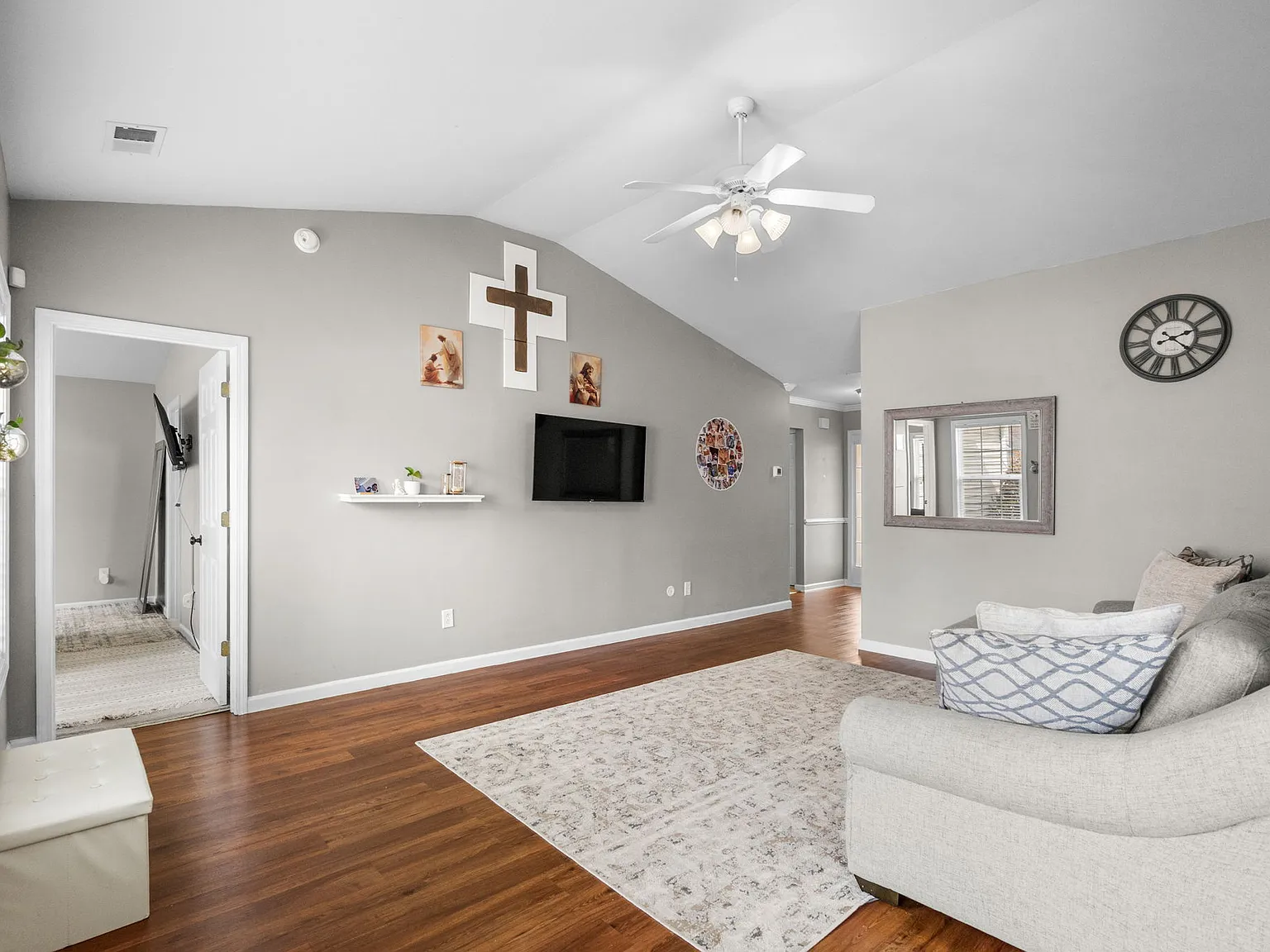 3 bed, 1470 sqft, $2,600 — Photo 4
