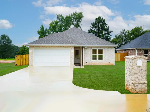 124 Hillcrest Dr, Gladewater, TX 75647