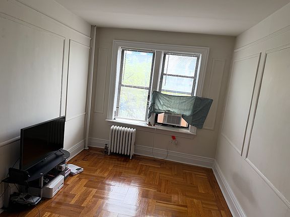 3rd image of 5 Laidlaw Ave APT 201