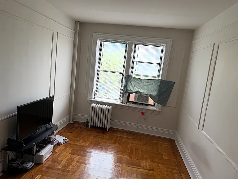 5 Laidlaw Ave #201 — Photo 3