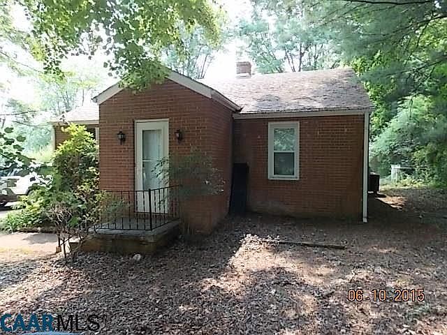 2nd image of 3041 Scottsville Rd