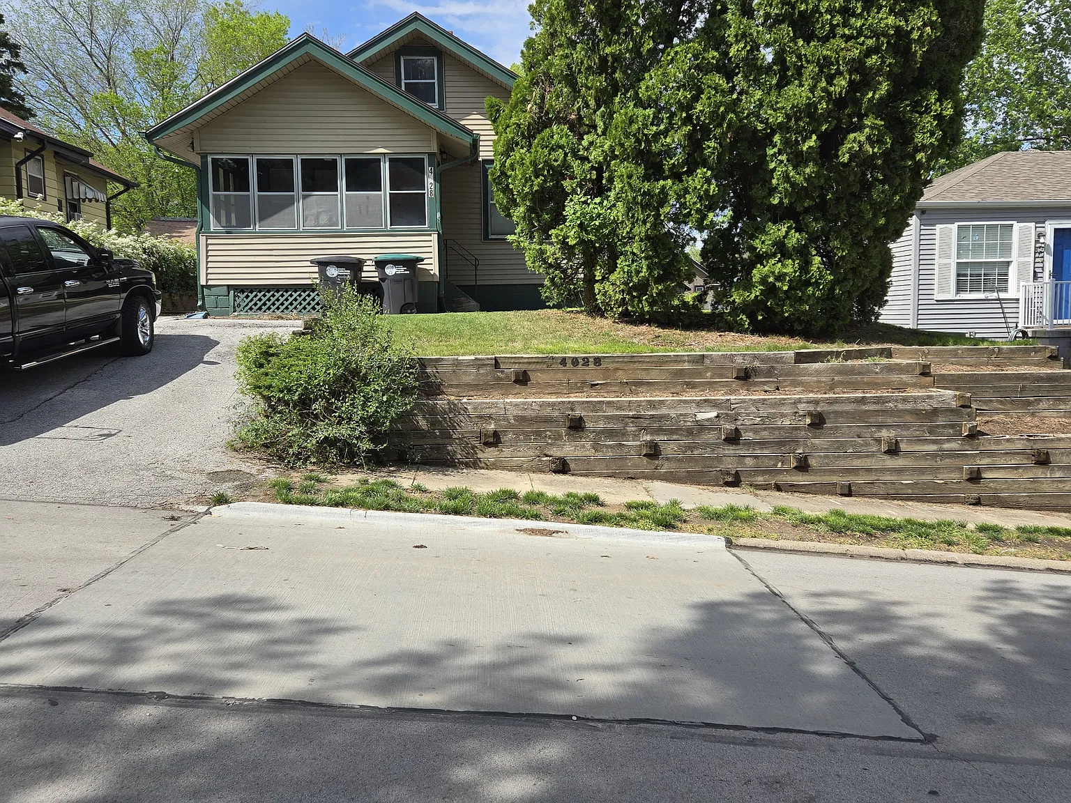 4028 Corby St — Photo 1