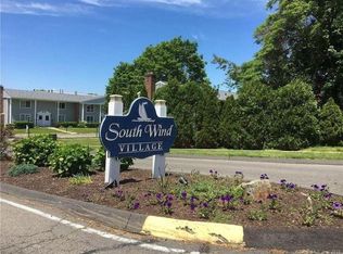 14 Carriage Path N, Milford, CT 06460