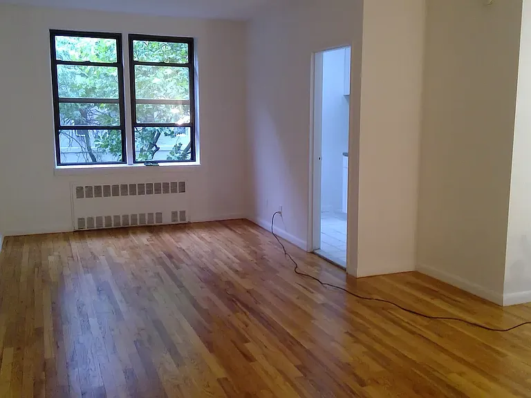 330 W 55th St #4AB — Photo 3