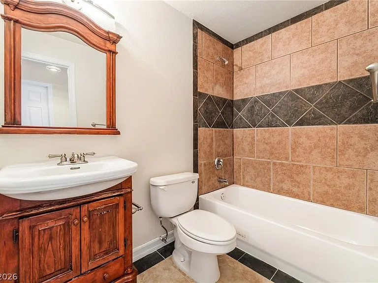 1205 Dusty Creek St — Photo 16