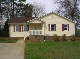 2402 Taylor Ct, Ramseur, NC 27316