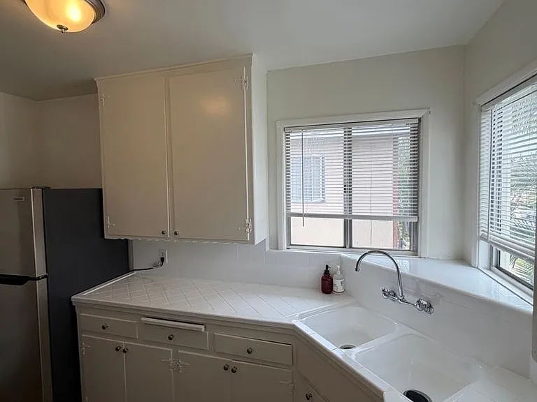 Christine-Bldg#1 — Photo 17