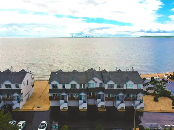 110 E Mariners Pt, Brant Beach, NJ 08087