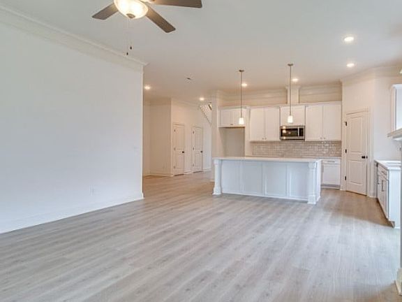 5th image of 3047 Wiltshire Park Pl