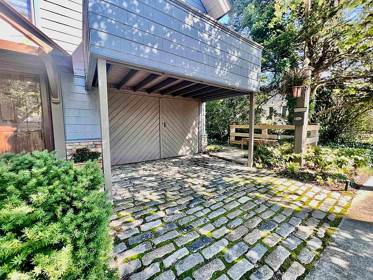 7 N Delavan Ave — Photo 4