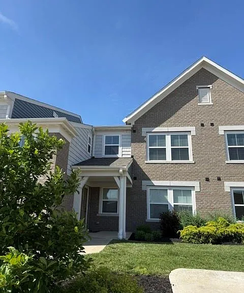 184 Old Pond Rd — Photo 1