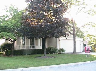 2326 Brookside Ln, Aurora, IL 60502