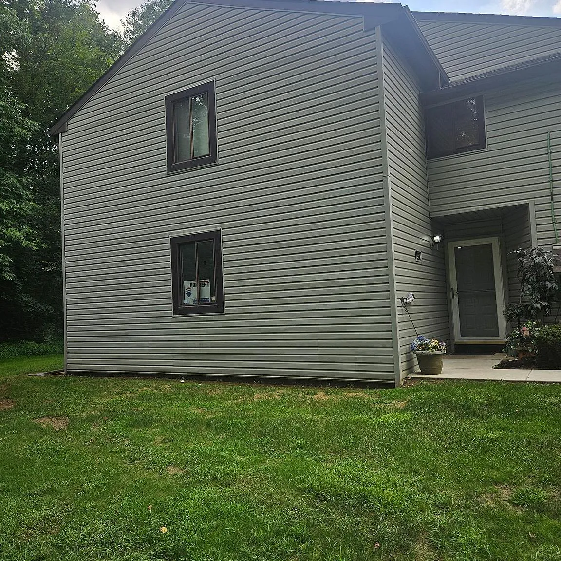 2 bed, 1161 sqft, $2,200 — Photo 1