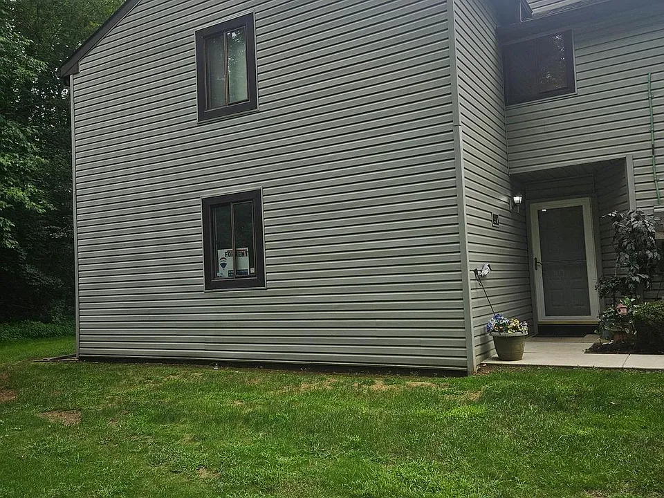 55 Holly Dr #7