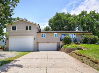 1130 County Line Rd, Des Moines, IA 50320