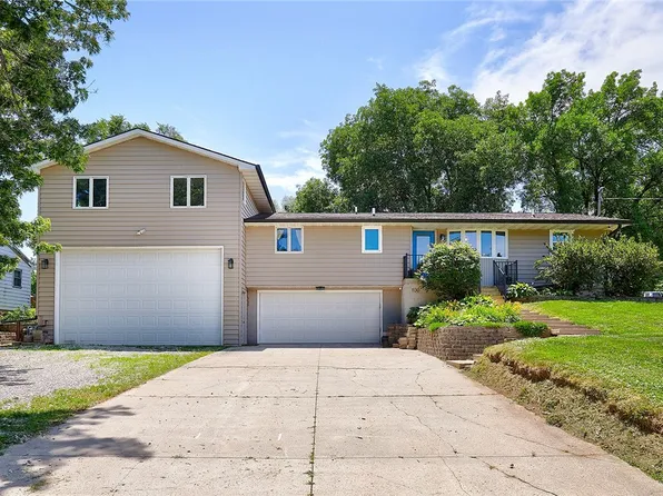 1130 County Line Rd, Des Moines, IA 50320