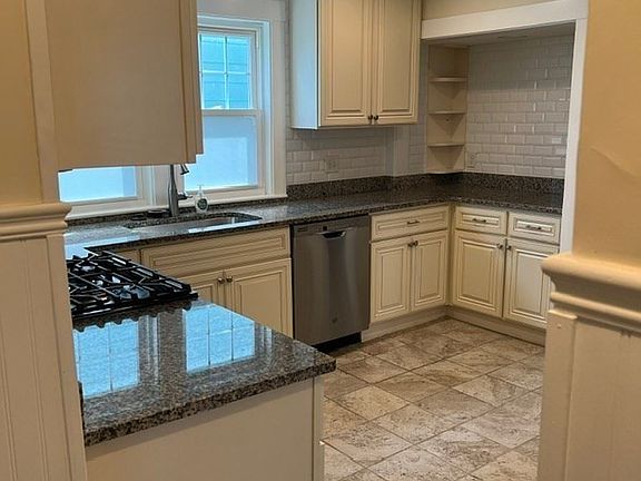 2nd image of 71 Palfrey St #71