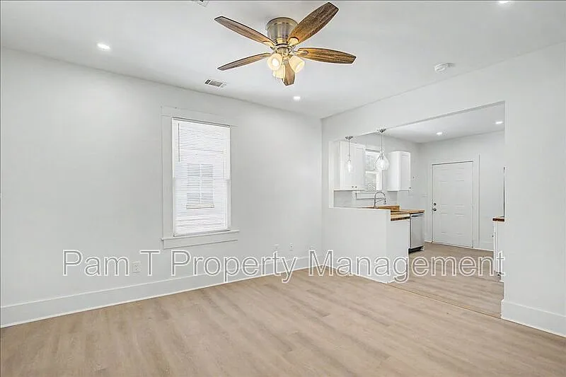 2 bed, 1.0 bath, $1,495 — Photo 4