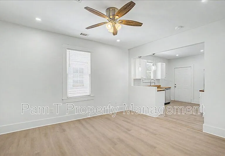 615 W 39th St #B — Photo 4
