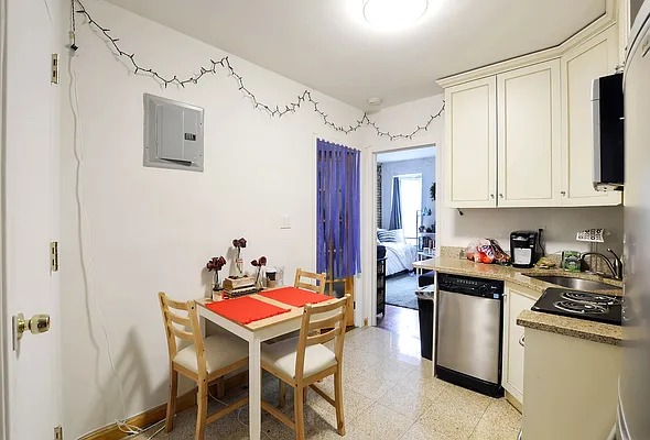 Rented by Bond New York | media 2