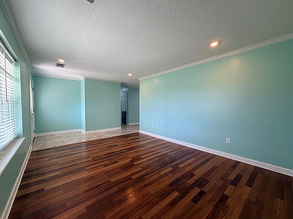3rd image of 46 Glover Ln