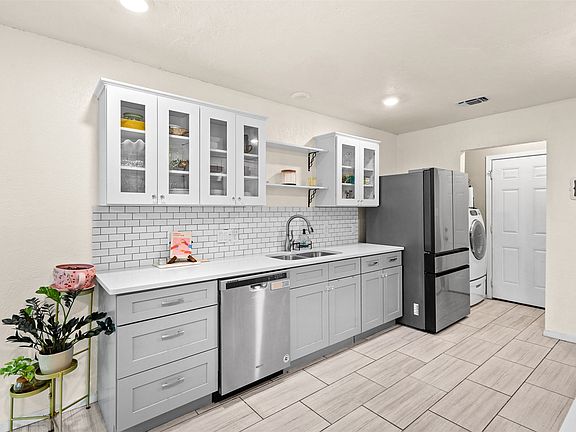 5th image of 6808 Woodway Dr