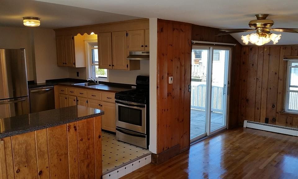 1st image of 231 Essex St #231