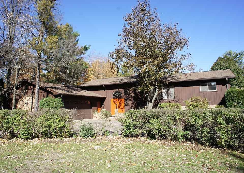 1st image of 411 Airport Ave