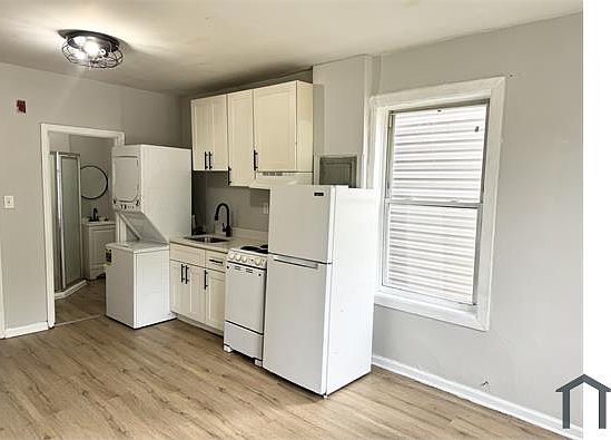 2nd image of 611 W Norris St #2A