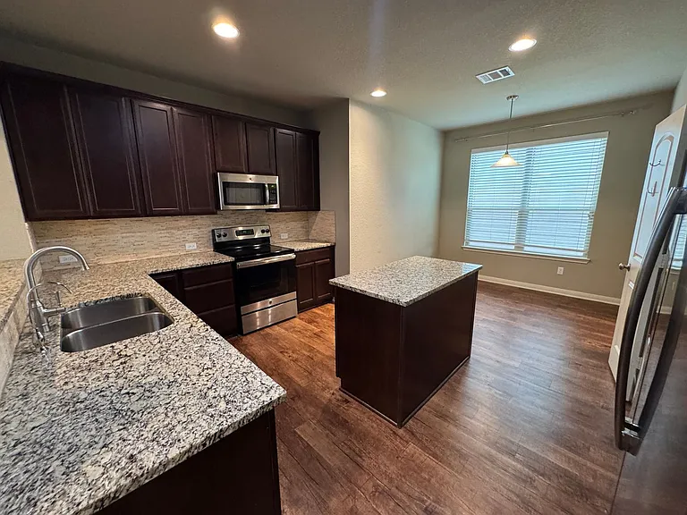 3309 Addison St — Photo 15