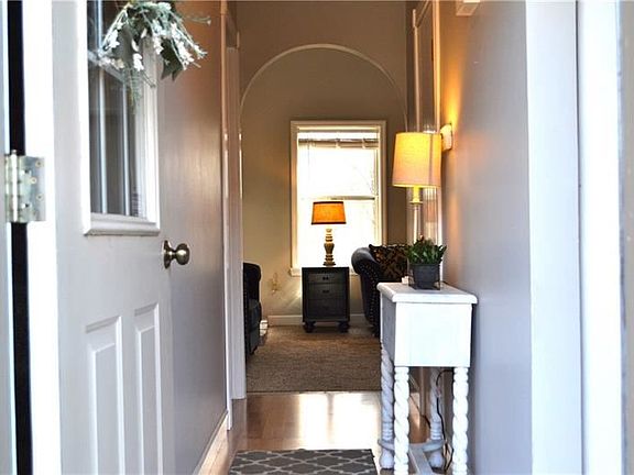2nd image of 714 Sunset Cir