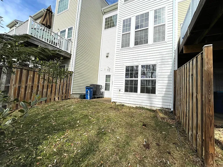 8203 Singleleaf Ln — Photo 35