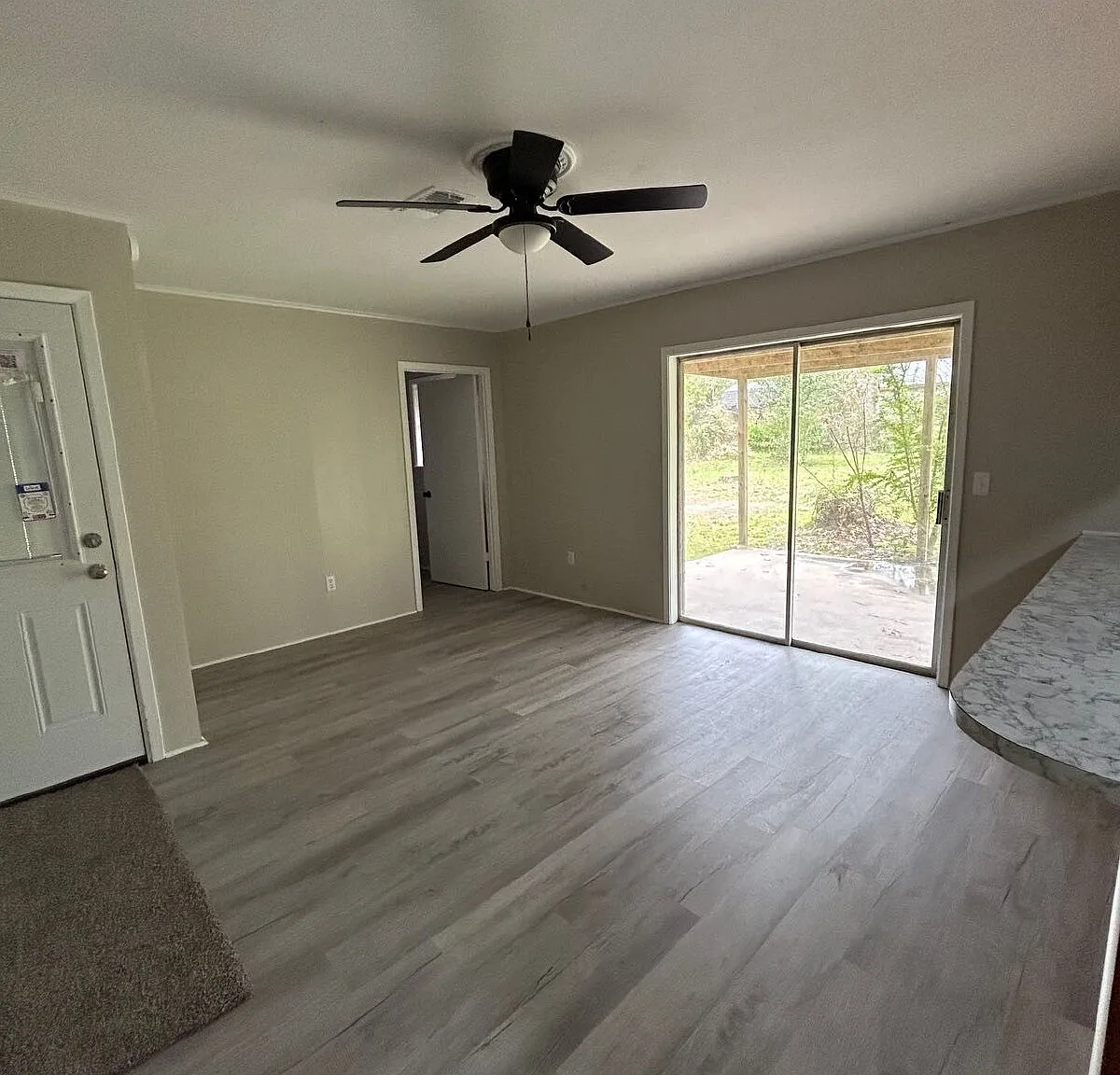 3 bed, 1.5 bath, 1144 sqft, $1,300 — Photo 3